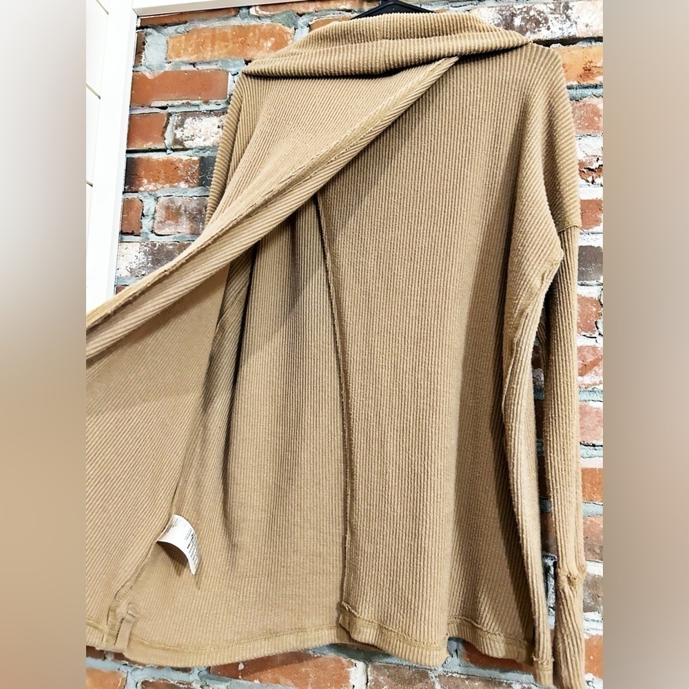 Free People Light Brown Ribbed Knit Cowl Neck Tunic Top Size Small - Picture 12 of 13